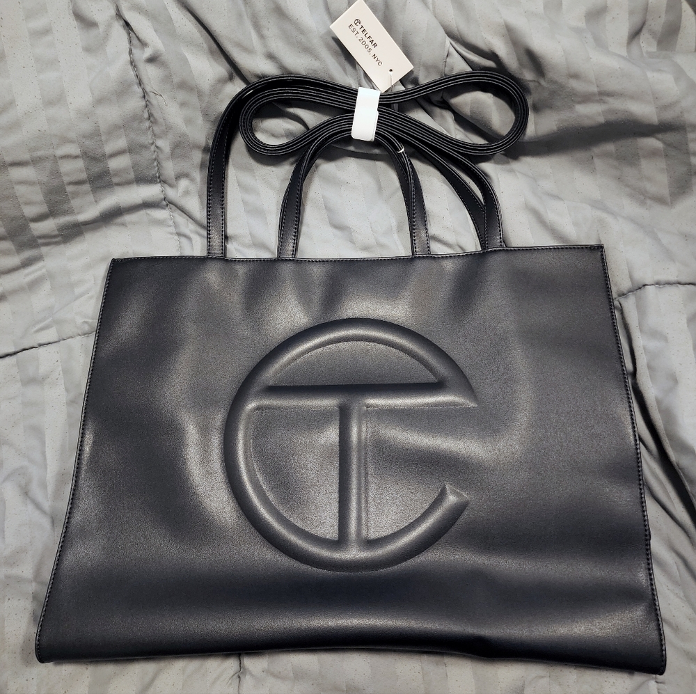 Telfar Large Navy Shopper BRAND NEW - Picture 1 of 10